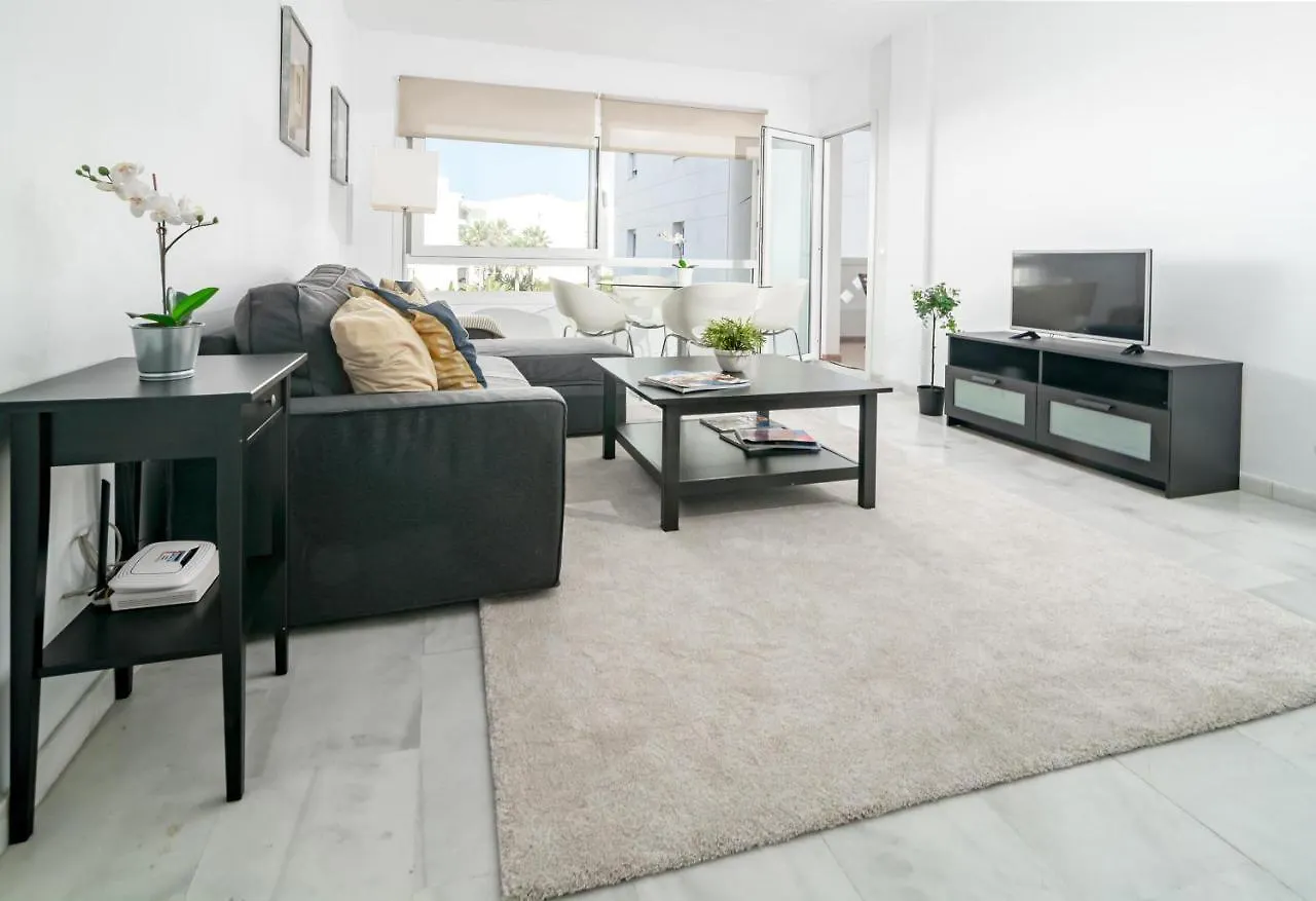 Pr45- Beach Front Apartment Puerto Banus Marbella