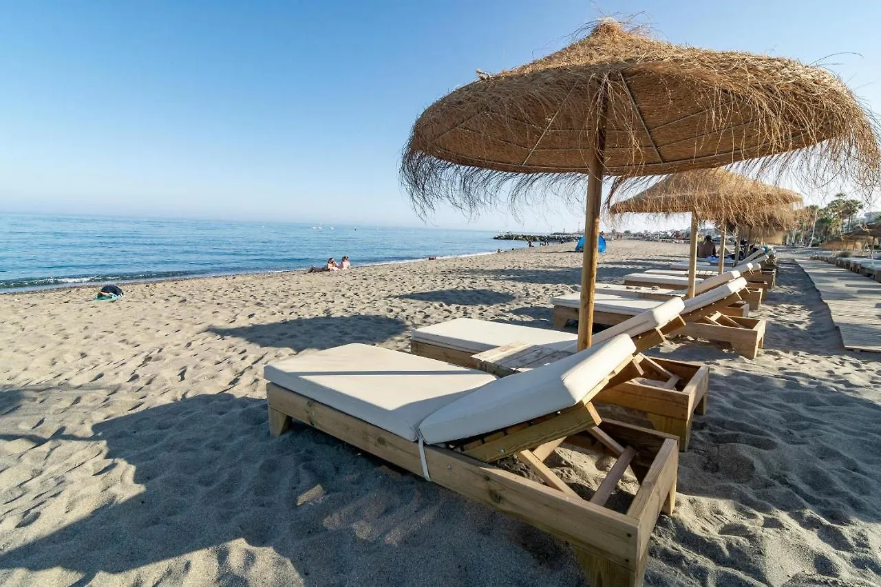 Pr45- Beach Front Apartment Puerto Banus Marbella