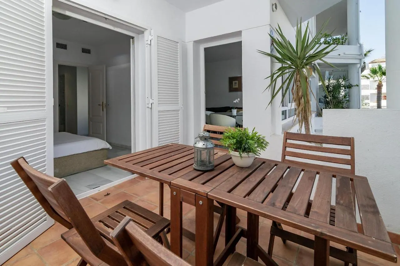 Pr45- Beach Front Apartment Puerto Banus Marbella Spain