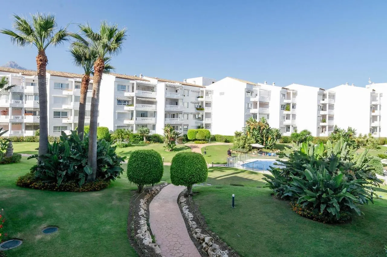 Pr45- Beach Front Apartment Puerto Banus Marbella
