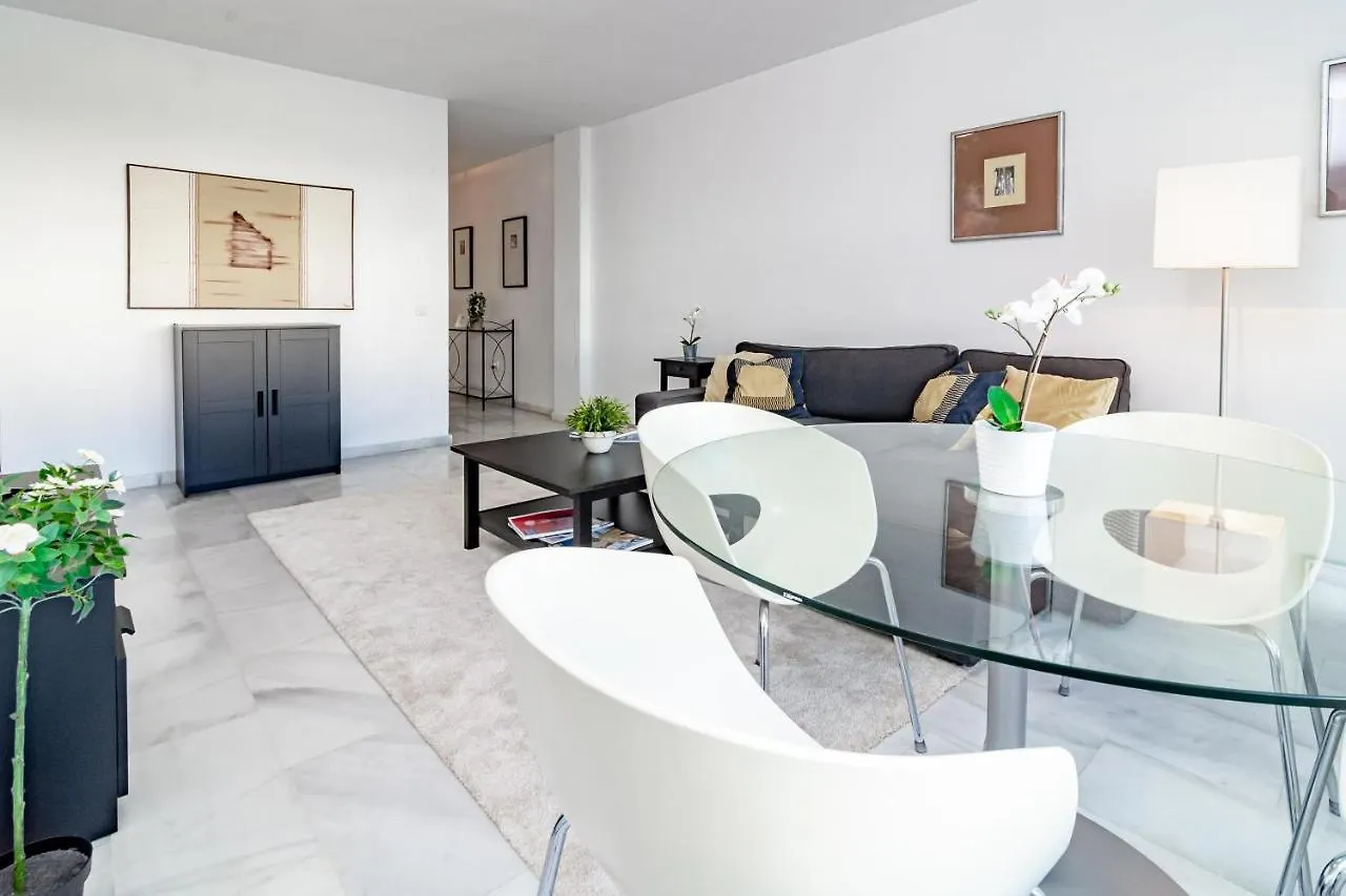 Pr45- Beach Front Apartment Puerto Banus Marbella