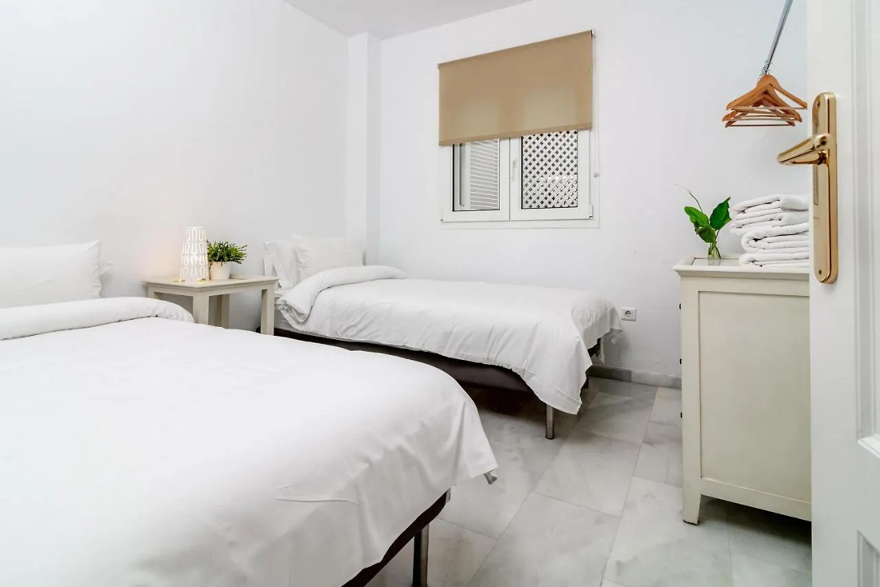 Pr45- Beach Front Apartment Puerto Banus Marbella 0*,