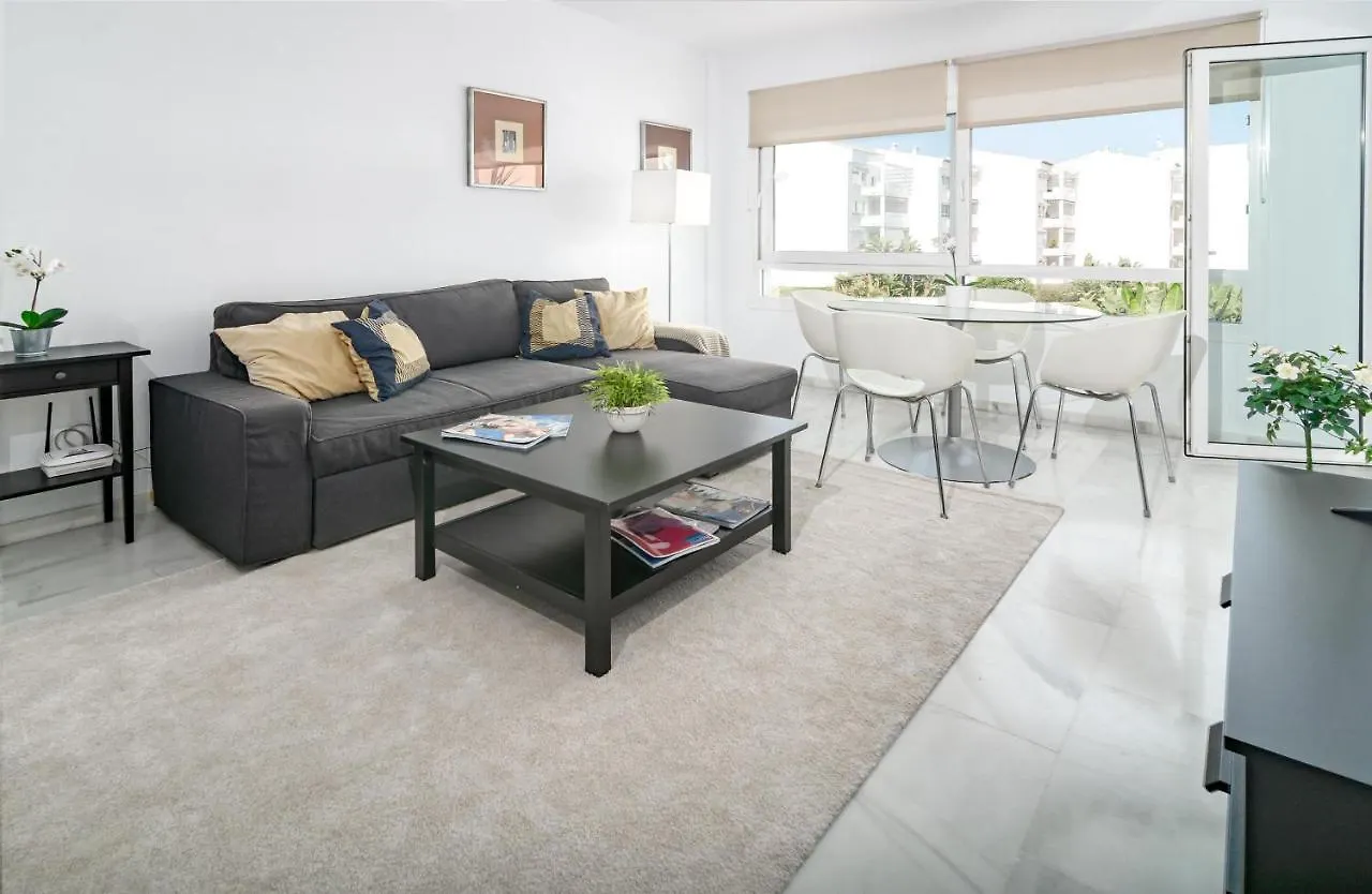 Pr45- Beach Front Apartment Puerto Banus Marbella