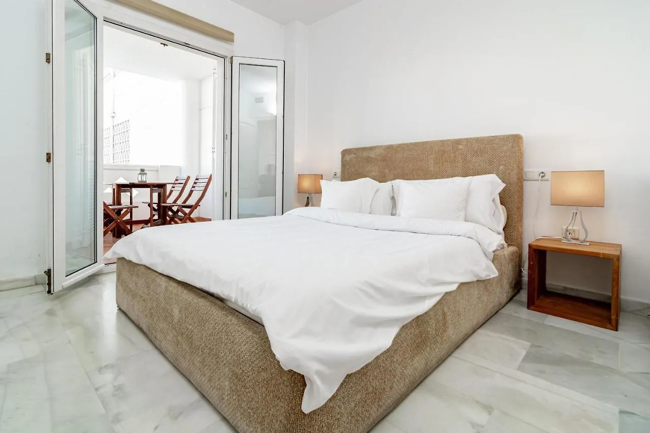 Pr45- Beach Front Apartment Puerto Banus Marbella